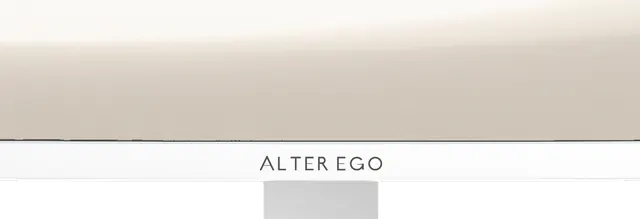 Alter Ego bezel signature detail